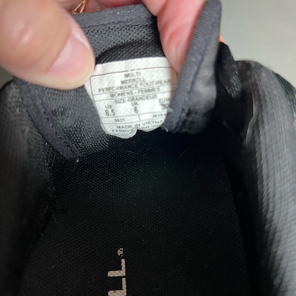 Merrell Black and Orange Sneakers Vibrant Retro Style - Picture 7 of 7